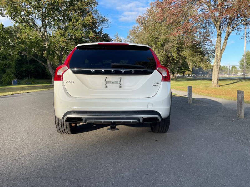 2015 Volvo V60 Cross Country T5