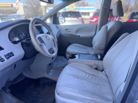 2012 Toyota Sienna Limited 7-Passenger