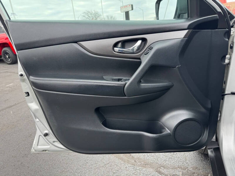 2016 Nissan Rogue S