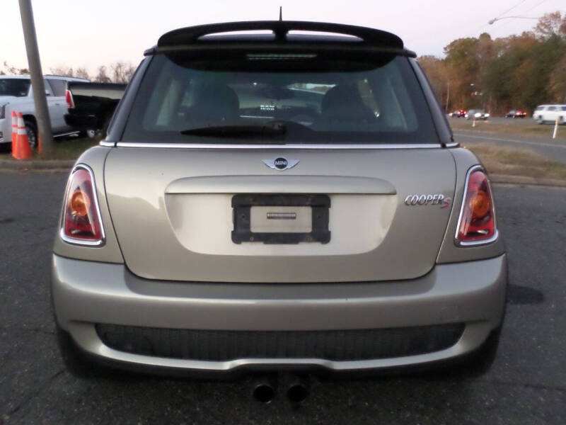 2009 MINI Cooper S photo 6