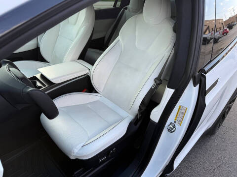 2022 Tesla Model X Plaid
