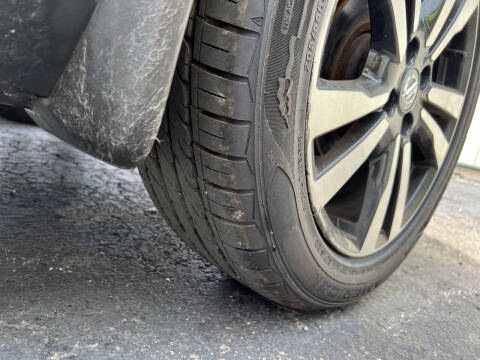 2019 Nissan Kicks SR