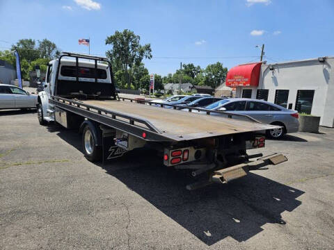 2020 Freightliner M2 106