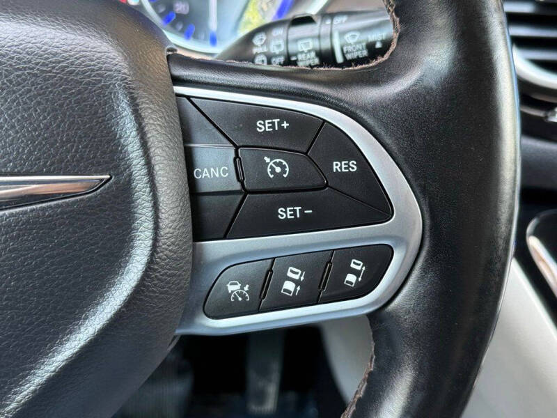 2017 Chrysler Pacifica Touring-L Plus