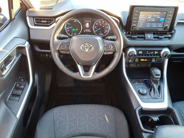 2021 Toyota RAV4 Hybrid XLE