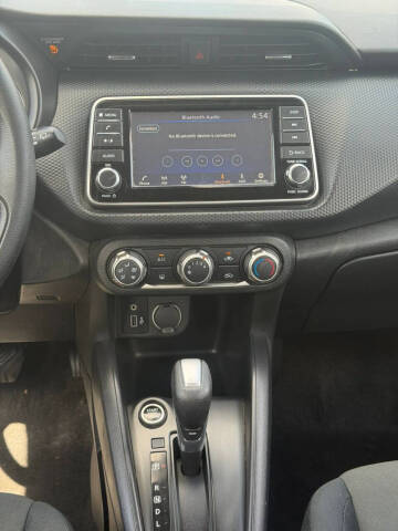 2024 Nissan Kicks S