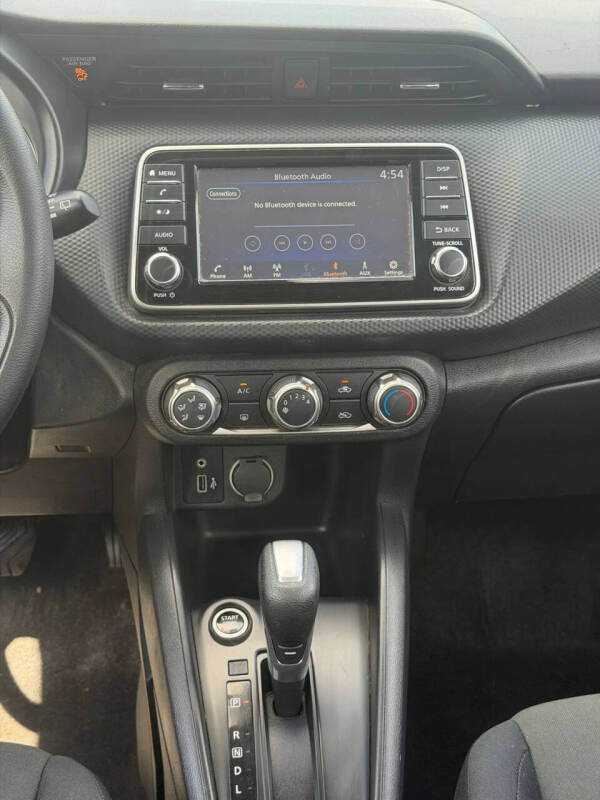 2024 Nissan Kicks S