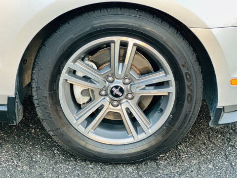 2012 Ford Mustang V6 Premium