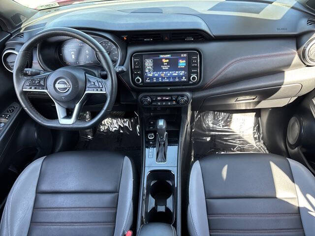 2023 Nissan Kicks SR