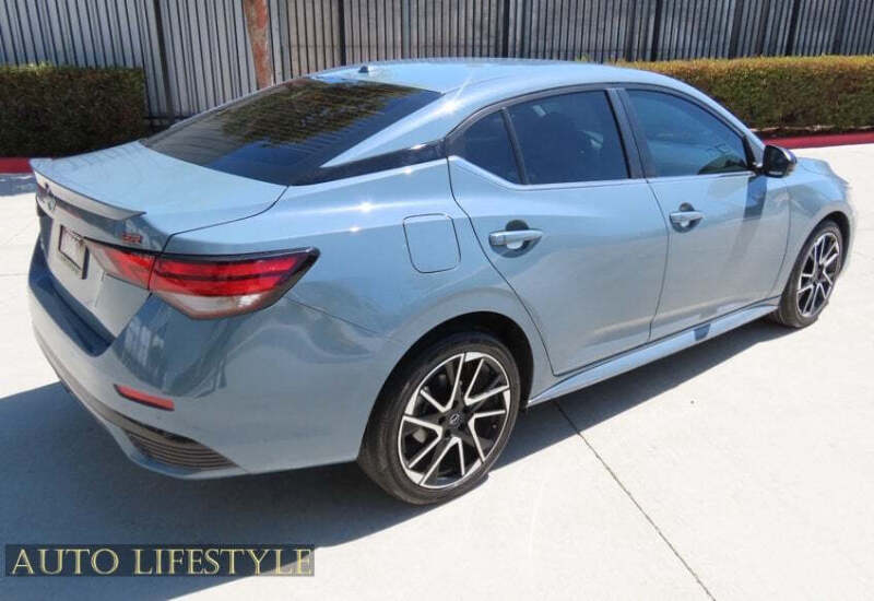 2025 Nissan Sentra SR