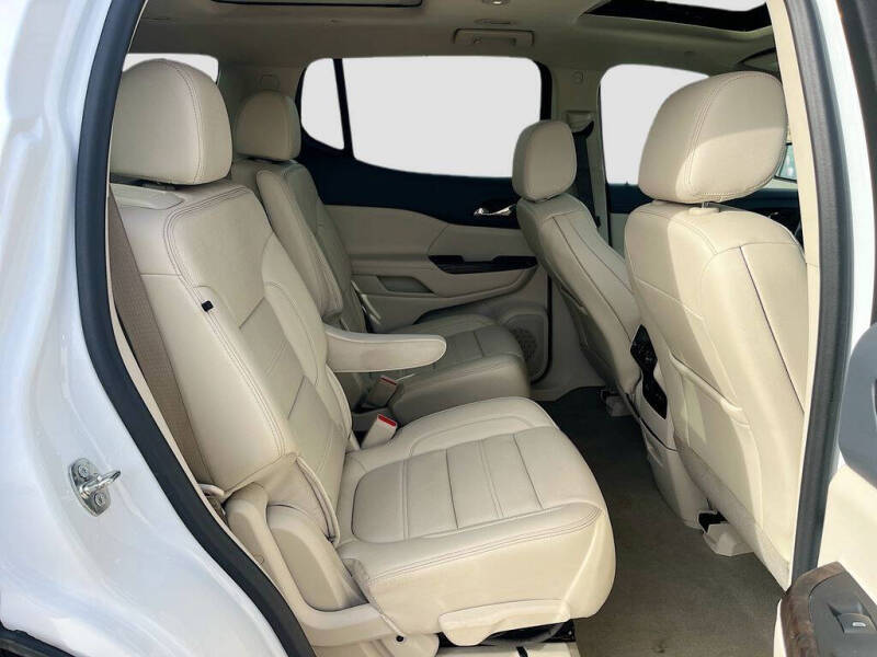 2022 GMC Acadia Denali