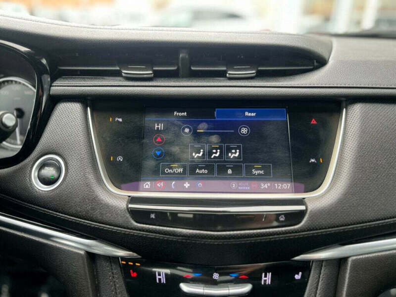 2022 Cadillac XT6 Luxury