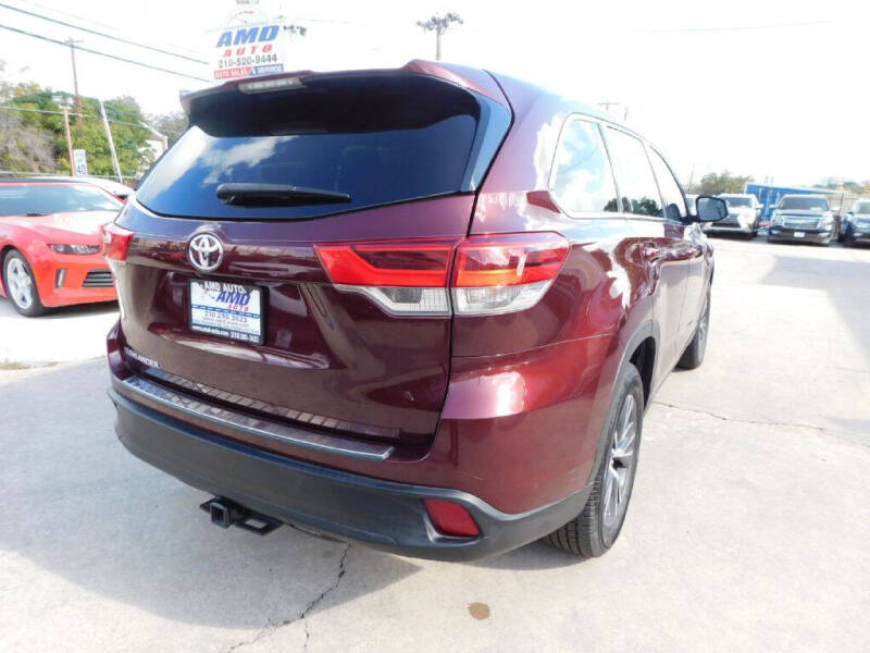 2019 Toyota Highlander LE