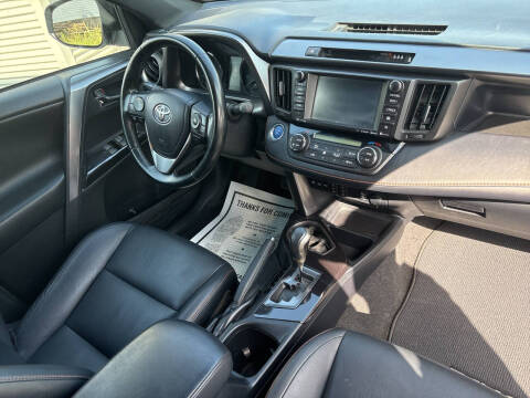 2017 Toyota RAV4 Hybrid SE