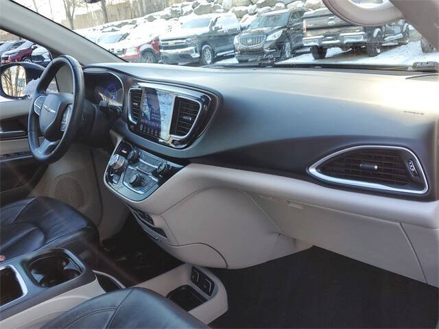 2017 Chrysler Pacifica for sale at Bowman Auto Center in Clarkston, MI