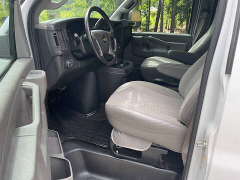 2017 Chevrolet Express LT 3500
