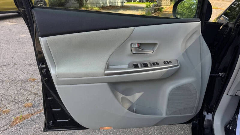 2012 Toyota Prius v
