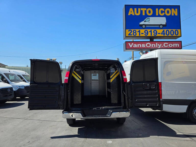 2023 GMC Savana 3500