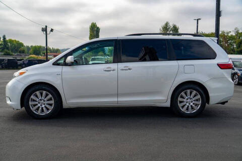 2017 Toyota Sienna XLE Premium 7-Passenger
