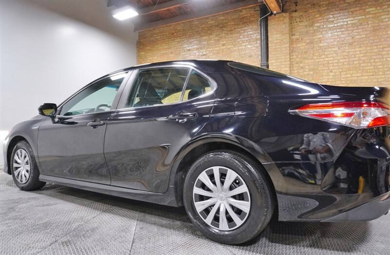 2018 Toyota Camry Hybrid LE