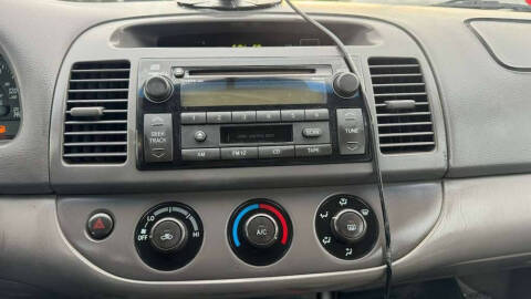 2004 Toyota Camry LE