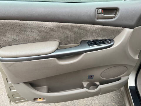 2009 Toyota Sienna LE 7-Passenger