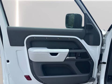 2025 Land Rover Defender 90 P400 X-Dynamic SE