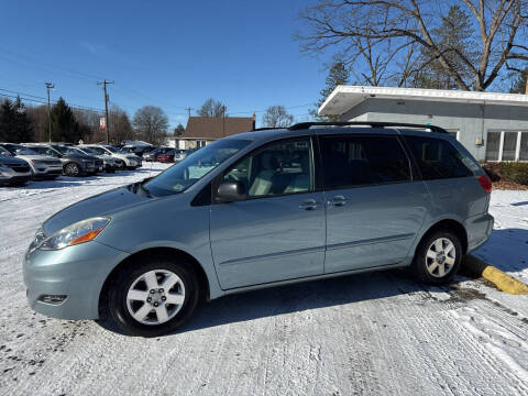 2007 Toyota Sienna LE 8-Passenger