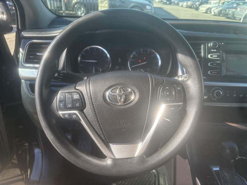 2015 Toyota Highlander LE