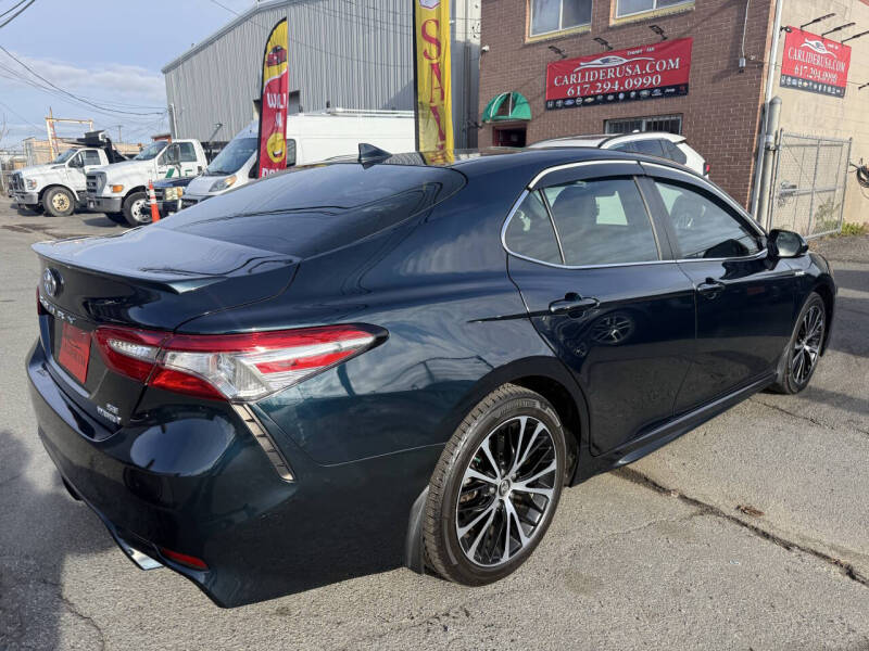 2019 Toyota Camry Hybrid SE