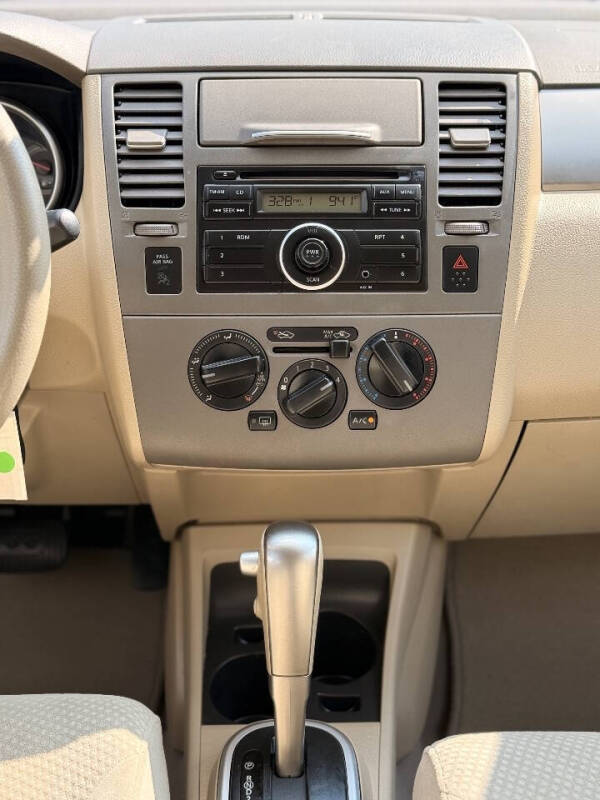 2011 Nissan Versa 1.8 S