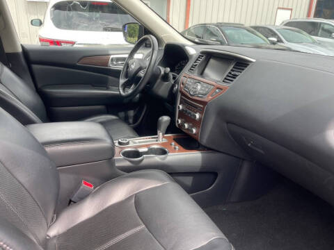 2017 Nissan Pathfinder Platinum