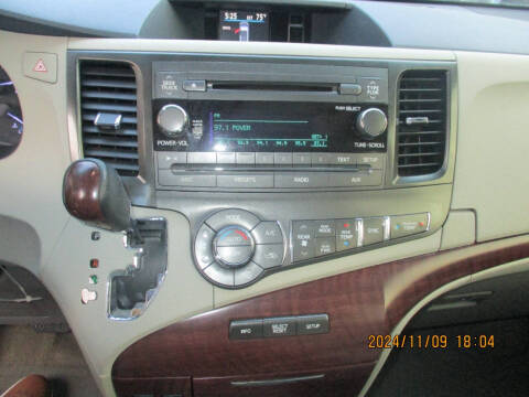 2014 Toyota Sienna XLE 8-Passenger