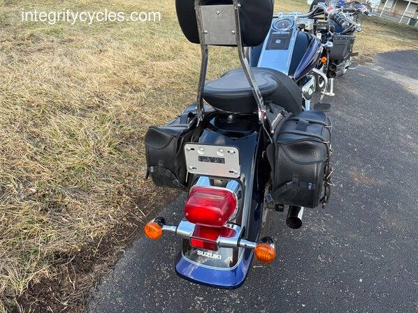 2005 Suzuki Boulevard