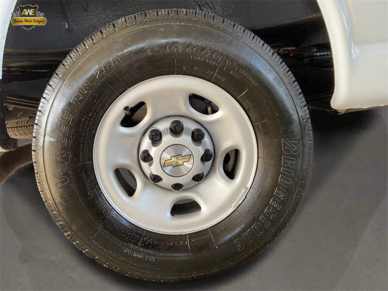 2023 Chevrolet Express 2500