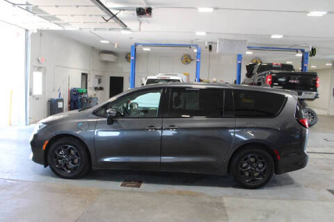 2022 Chrysler Pacifica Hybrid Touring L