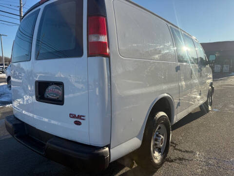 2017 GMC Savana 2500