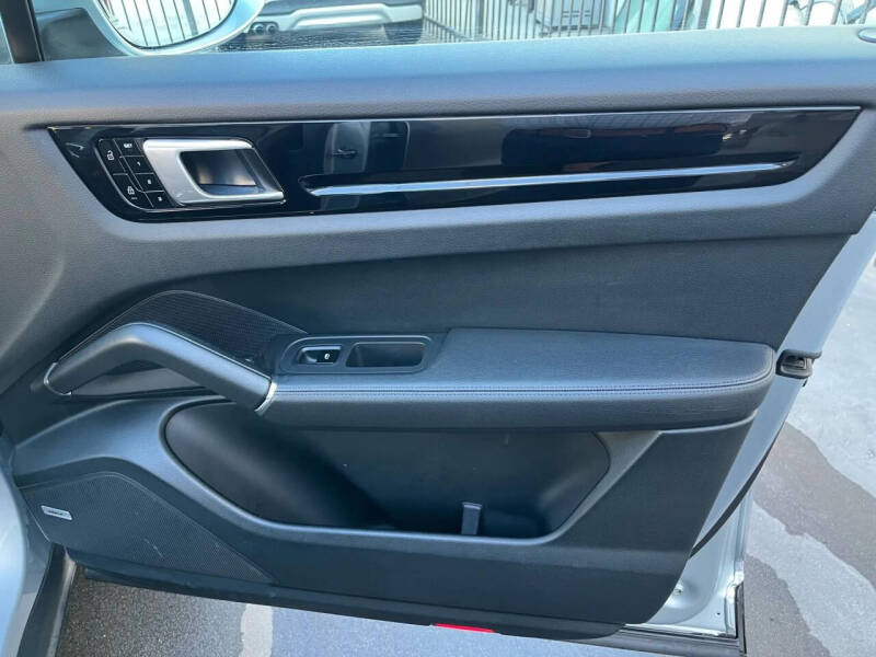 2019 Porsche Cayenne S