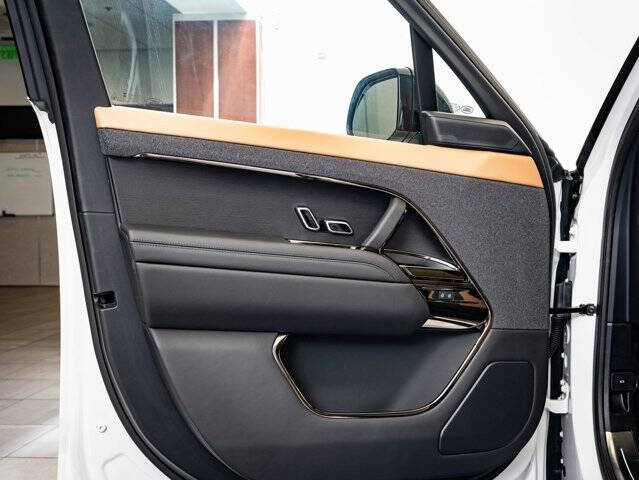 2025 Land Rover Range Rover Sport P460e Dynamic SE