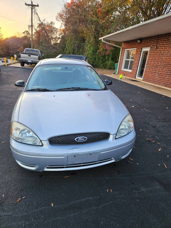 2005 Ford Taurus SE
