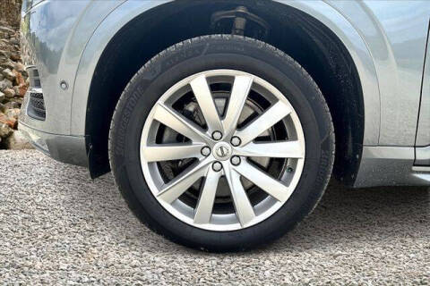 2017 Volvo XC90 T6 Momentum