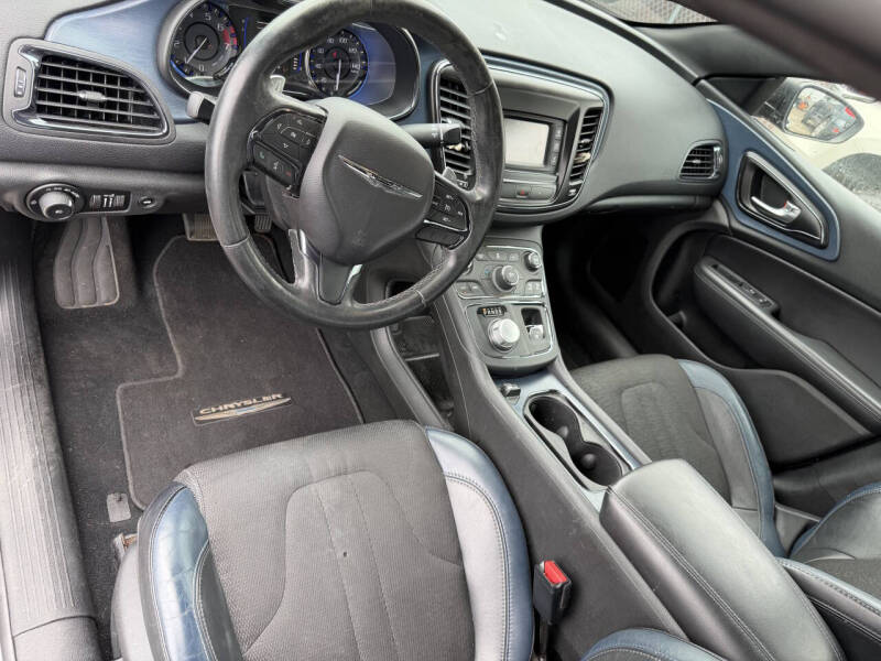 2015 Chrysler 200 S