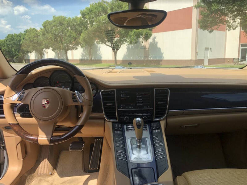 2012 Porsche Panamera