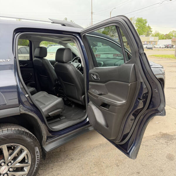2017 GMC Acadia SLT-1