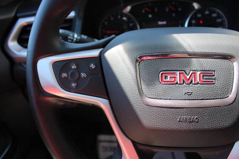 2023 GMC Acadia SLT