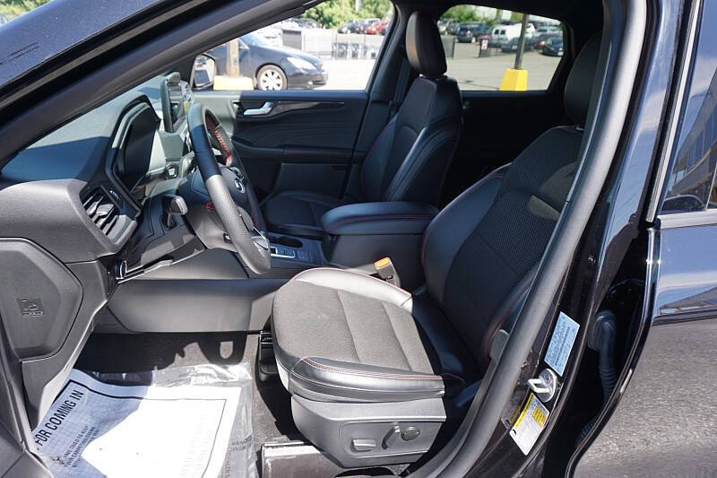 2025 Ford Escape ST-Line Select