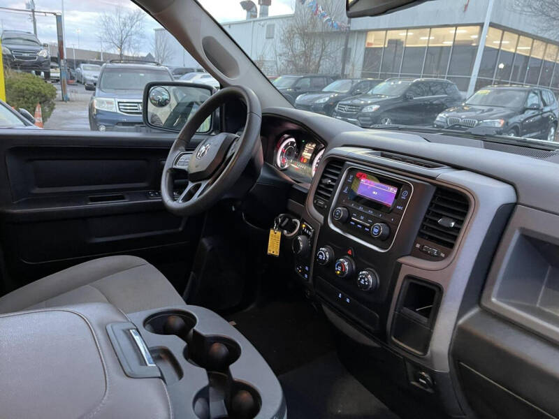 2018 RAM Ram 1500 Pickup Tradesman photo 32