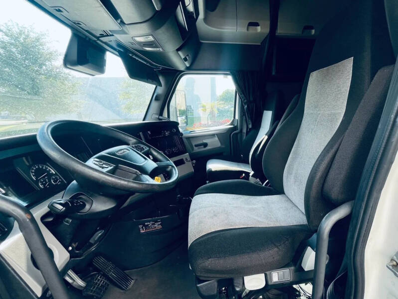 2021 Freightliner Cascadia
