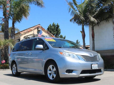 2017 Toyota Sienna LE 8-Passenger