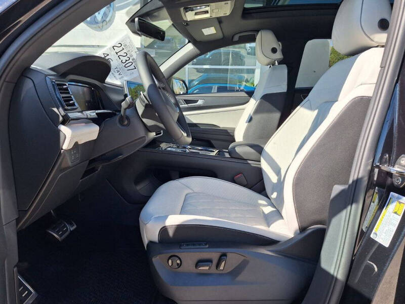 2026 Volkswagen Atlas Cross Sport SEL Premium R-Line 4Motion